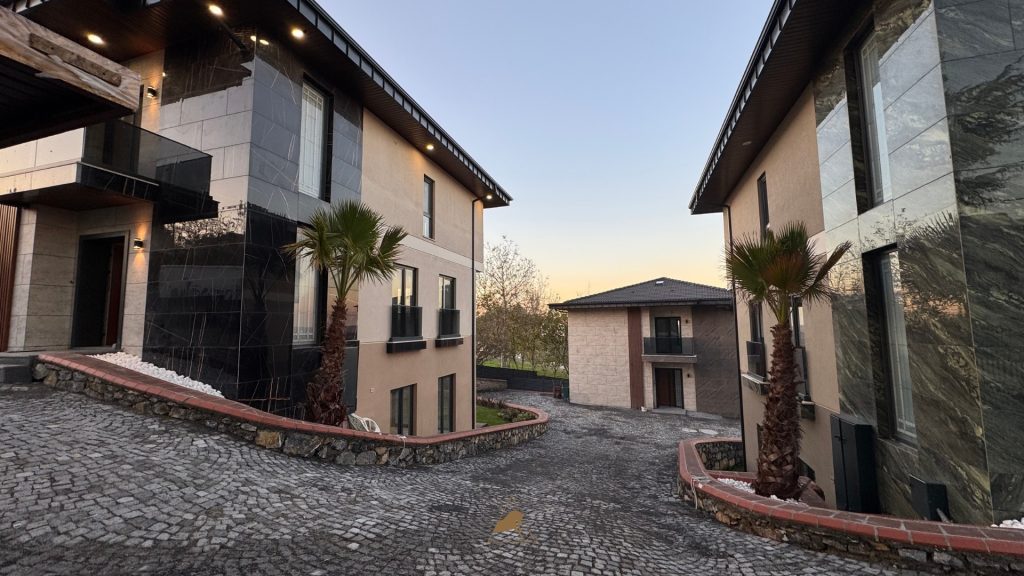 Luxury Triplex Mansions with Private Gardens – Raşitbey Mansions Istanbul