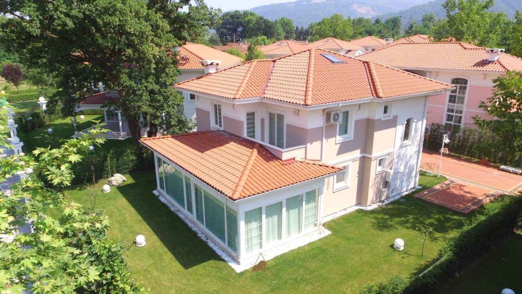 Detached Villa with Spacious Garden in Sapanca